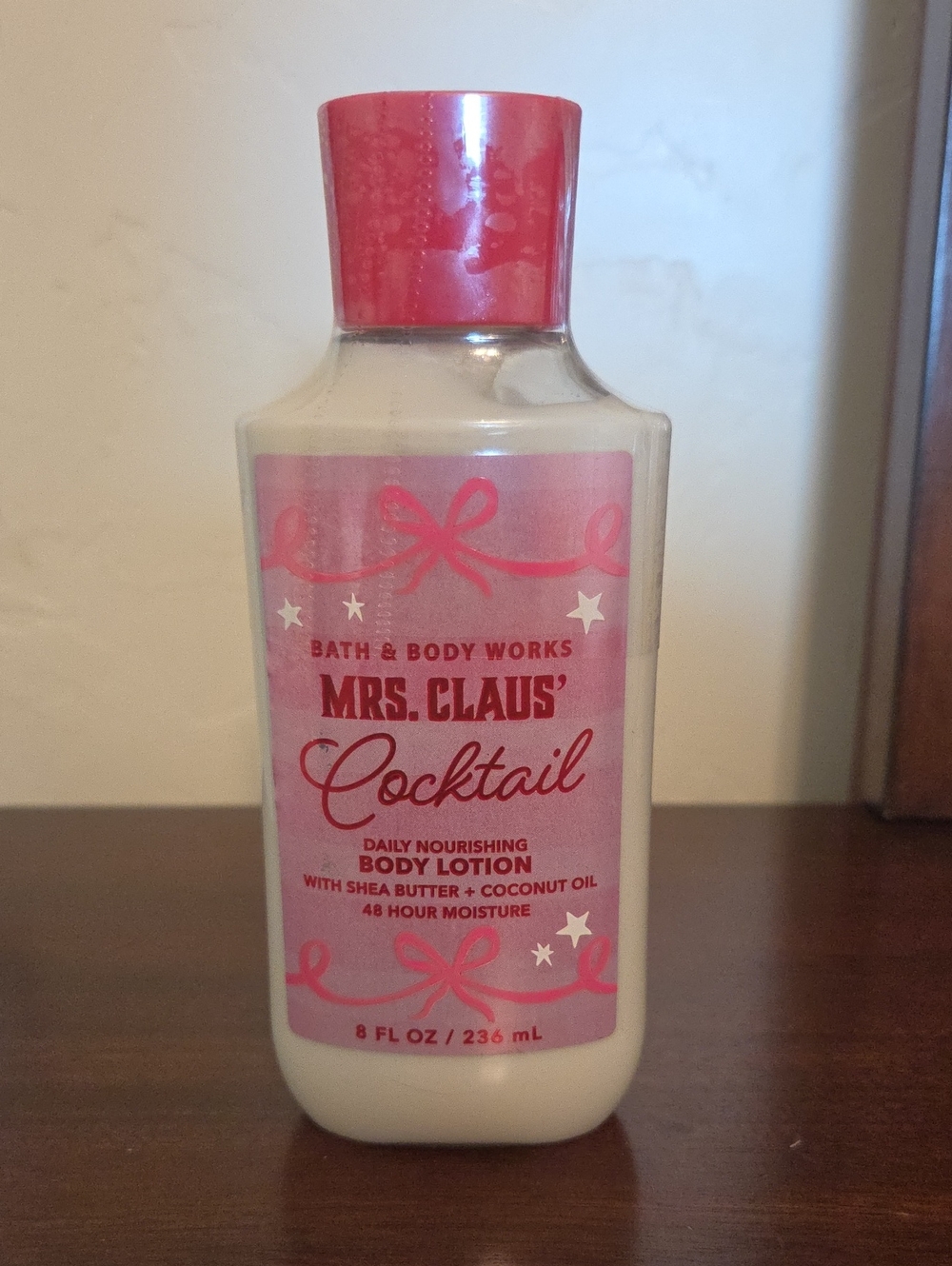 Bath & Body Works Mrs. Claus' Cocktail Body Lotion - Pink